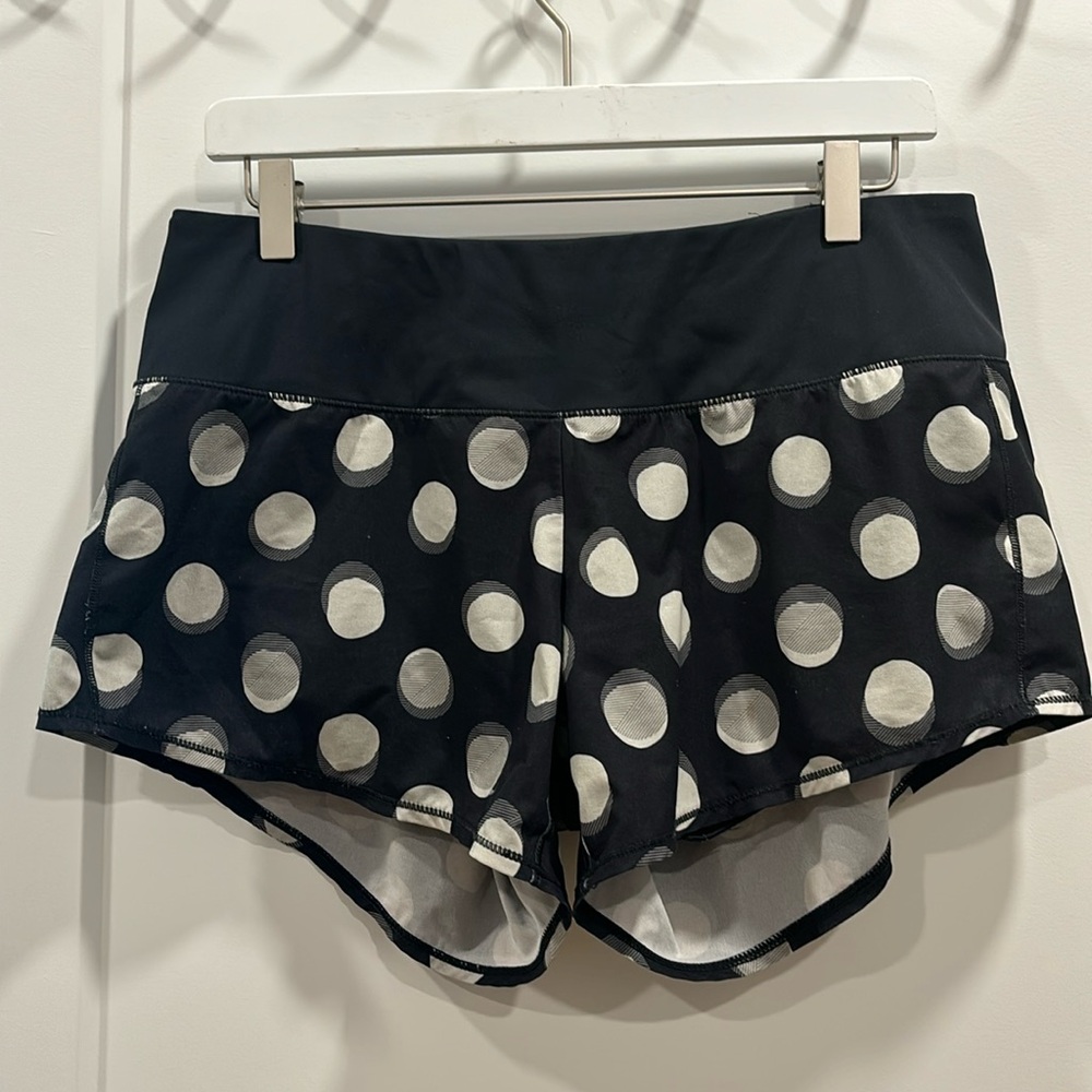 Oiselle Roga Shorts - size 6